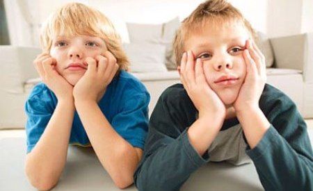 POR QUÉ LOS NIÑOS Y NIÑAS NECESITAN ABURRIRSE PARA DESARROLLAR SU CREATIVIDAD